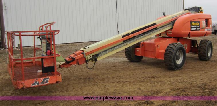 image for item A5620 2004 JLG 600S boom lift