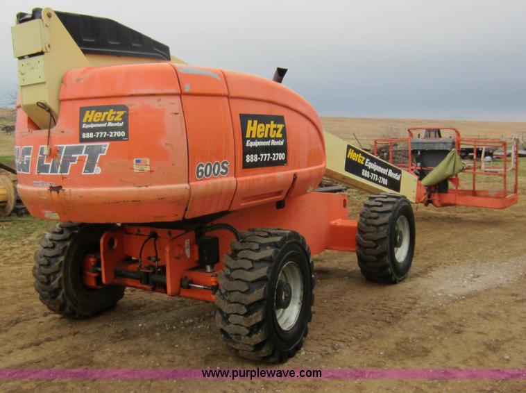 image for item A5620 2004 JLG 600S boom lift