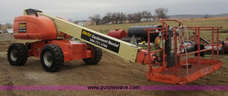 image for item A5620 2004 JLG 600S boom lift