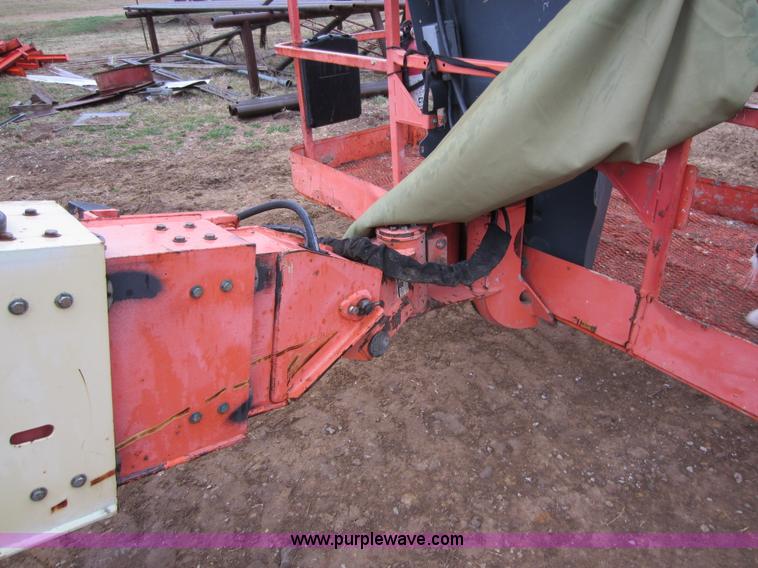 image for item A5620 2004 JLG 600S boom lift