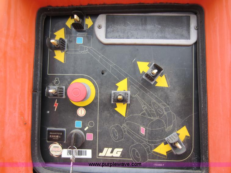 image for item A5620 2004 JLG 600S boom lift