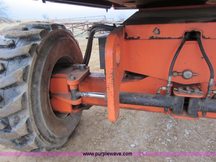 image for item A5620 2004 JLG 600S boom lift