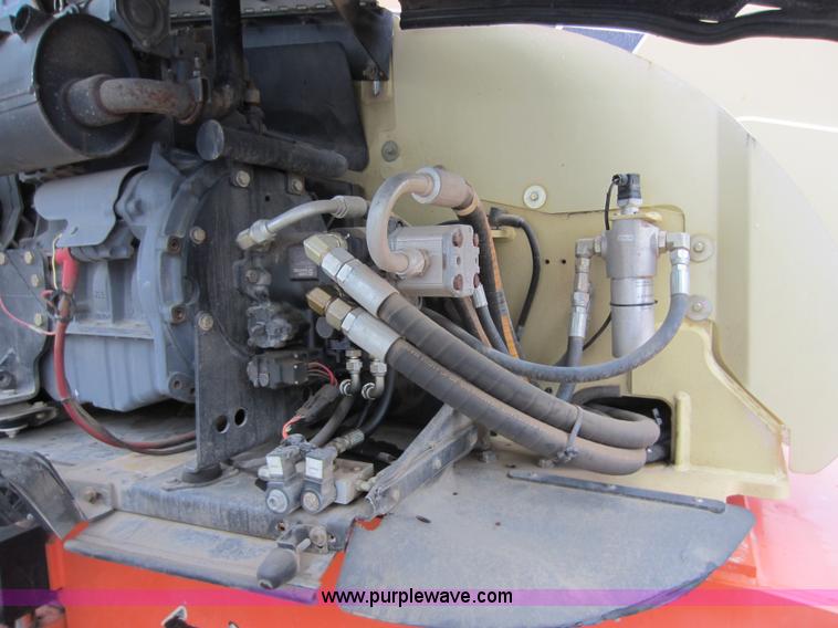 image for item A5620 2004 JLG 600S boom lift