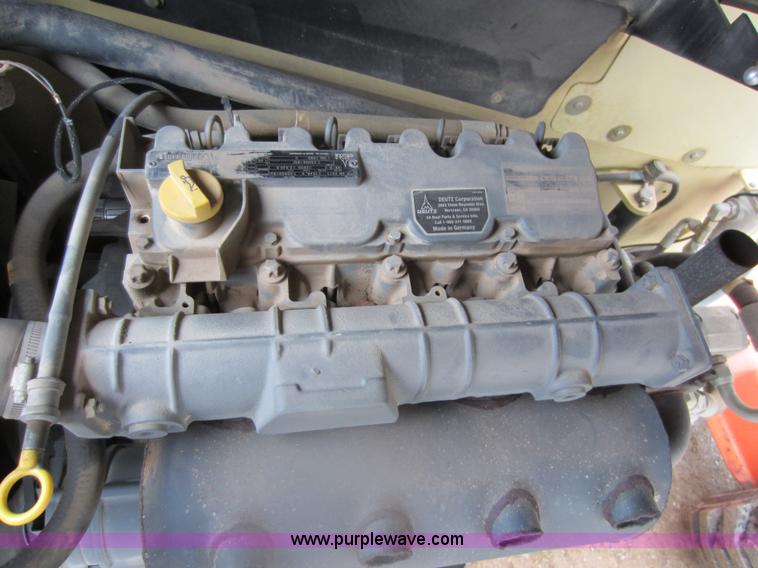 image for item A5620 2004 JLG 600S boom lift