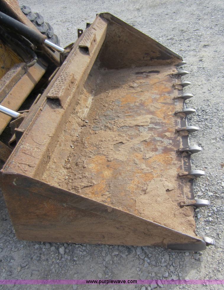 image for item A5621 2004 New Holland LS170 skid steer