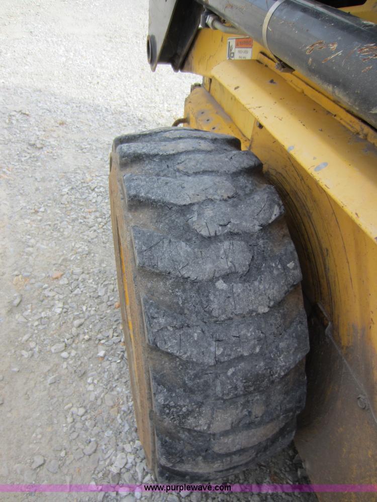 image for item A5621 2004 New Holland LS170 skid steer