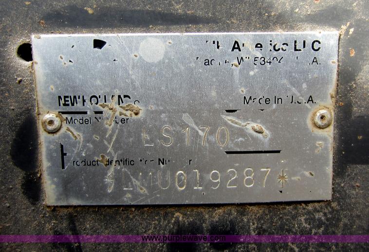 image for item A5621 2004 New Holland LS170 skid steer