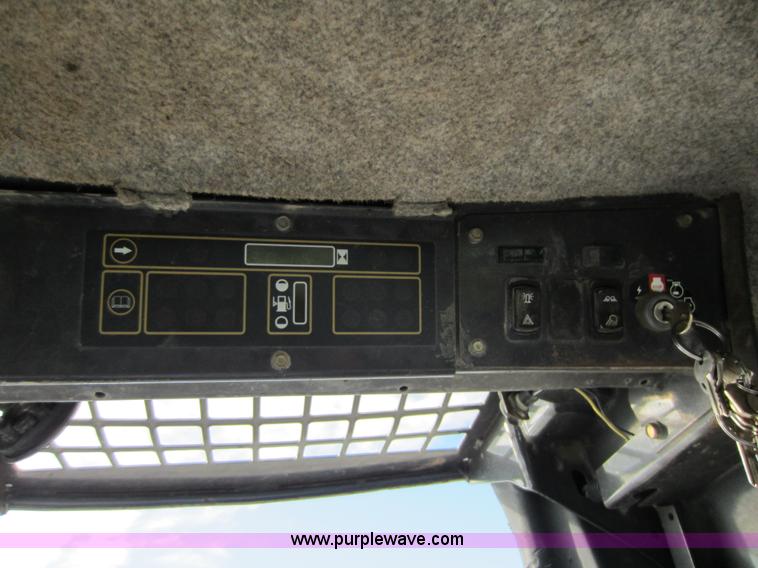 image for item A5621 2004 New Holland LS170 skid steer