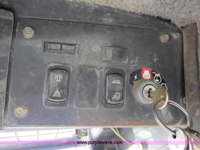 image for item A5621 2004 New Holland LS170 skid steer