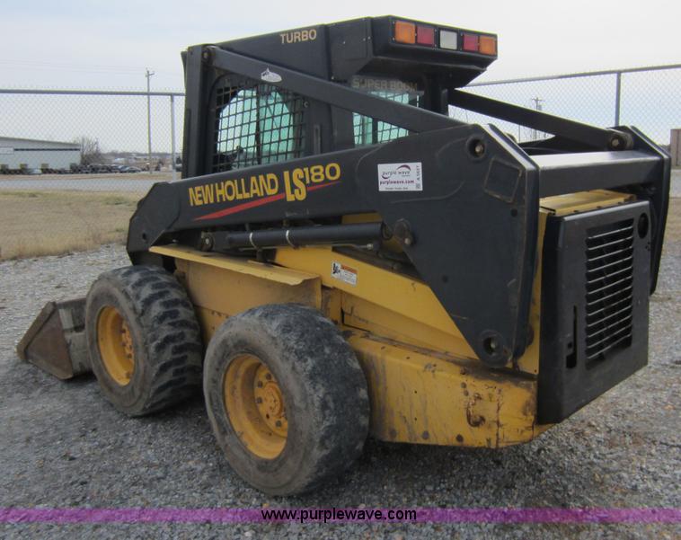image for item A5627 2004 New Holland LS180 skid steer