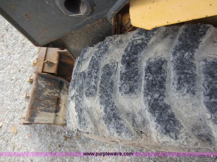 image for item A5627 2004 New Holland LS180 skid steer