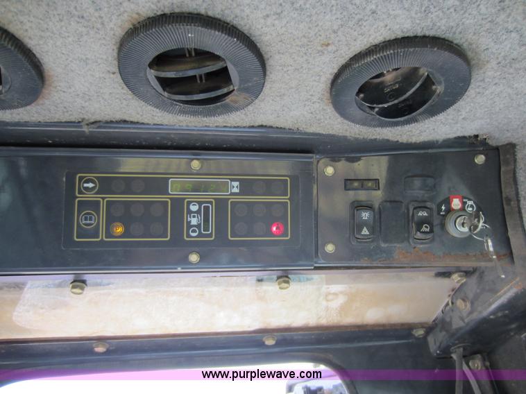 image for item A5627 2004 New Holland LS180 skid steer