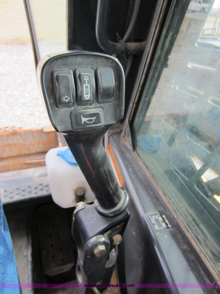 image for item A5627 2004 New Holland LS180 skid steer