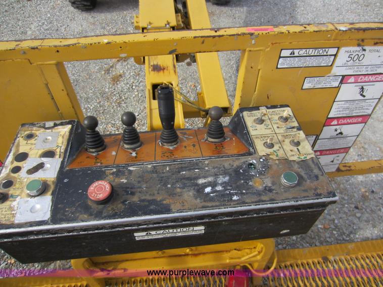 image for item A5628 1998 Grove MZ46CXT boom lift