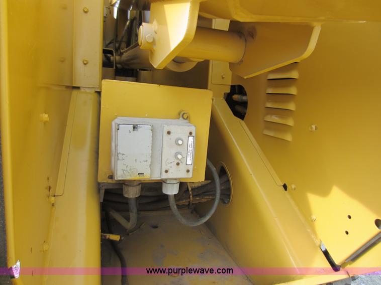 image for item A5628 1998 Grove MZ46CXT boom lift