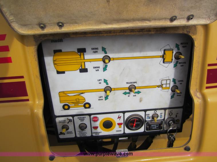 image for item A5628 1998 Grove MZ46CXT boom lift