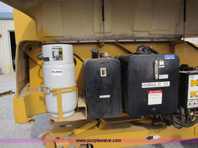 image for item A5628 1998 Grove MZ46CXT boom lift