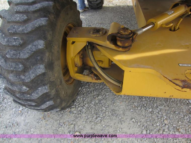 image for item A5628 1998 Grove MZ46CXT boom lift