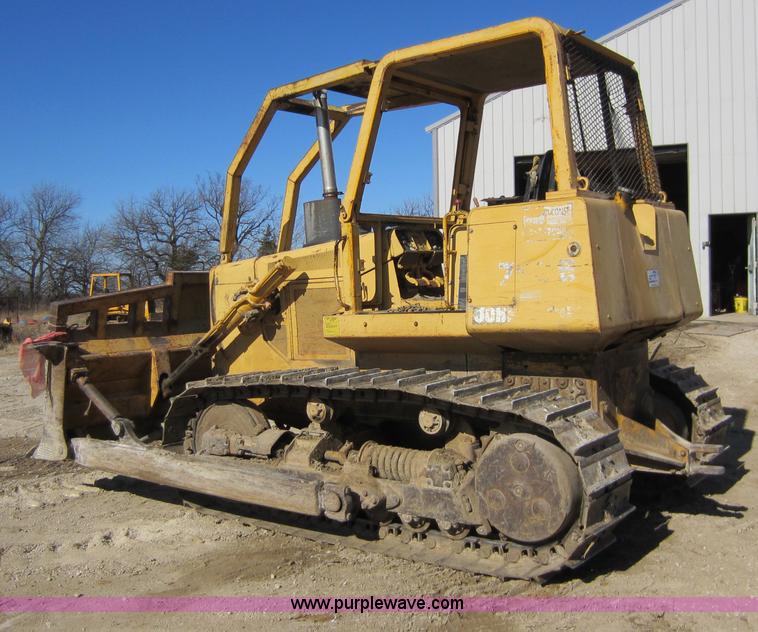 image for item A5630 1988 John Deere 750B dozer