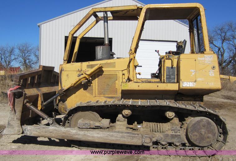 image for item A5630 1988 John Deere 750B dozer