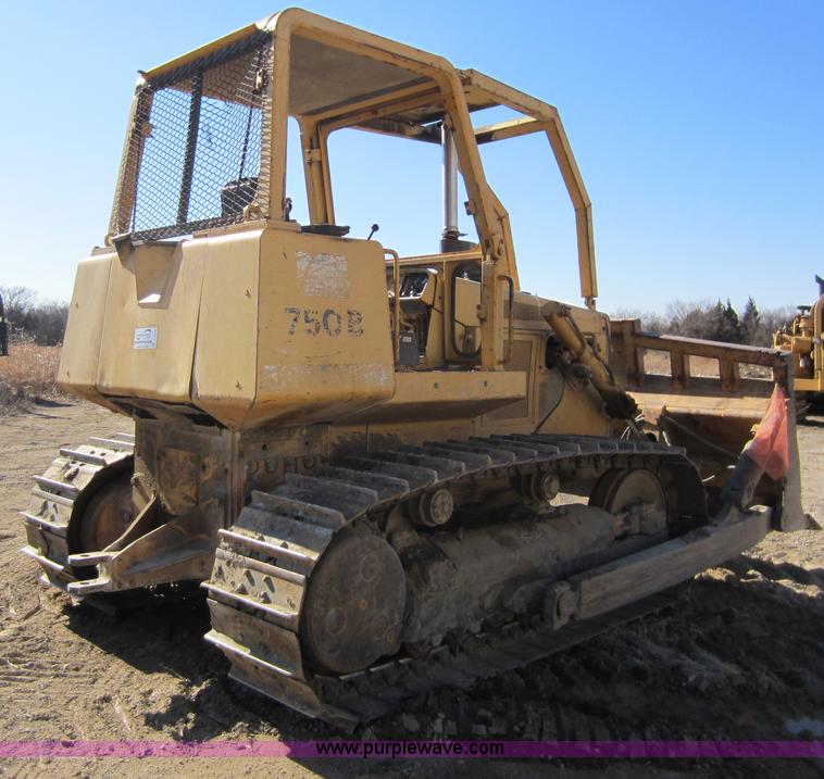 image for item A5630 1988 John Deere 750B dozer