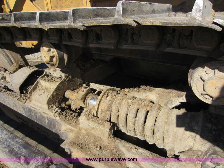 image for item A5630 1988 John Deere 750B dozer