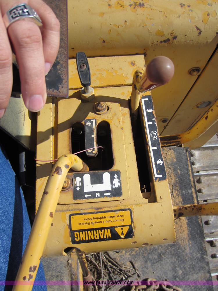 image for item A5630 1988 John Deere 750B dozer