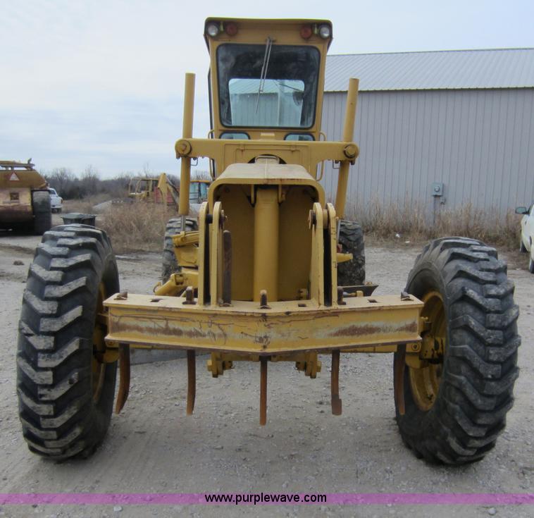 image for item A5636 1980 John Deere 570A motor grader