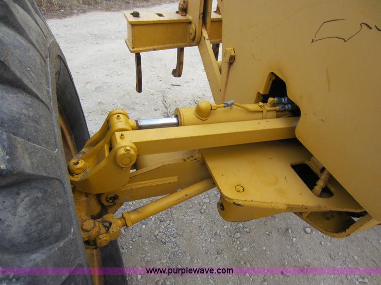 image for item A5636 1980 John Deere 570A motor grader