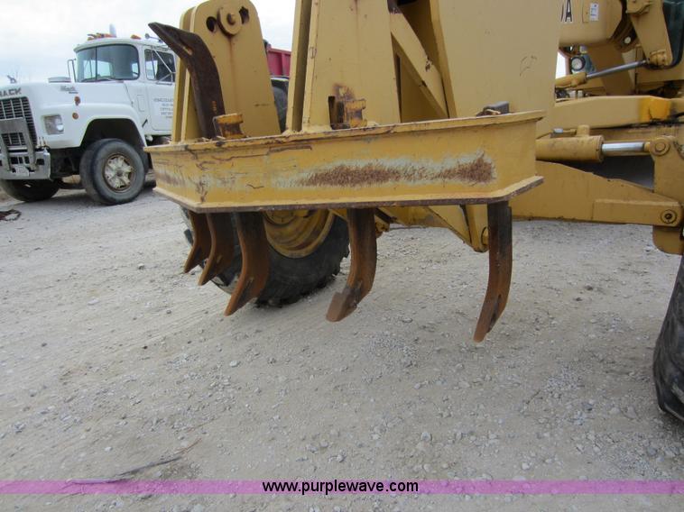 image for item A5636 1980 John Deere 570A motor grader