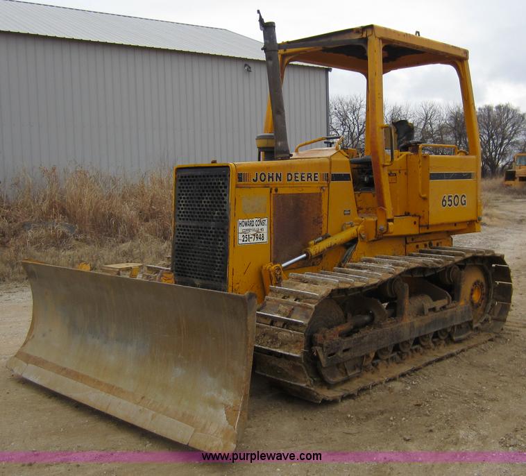 image for item A5637 1990 John Deere 650G dozer