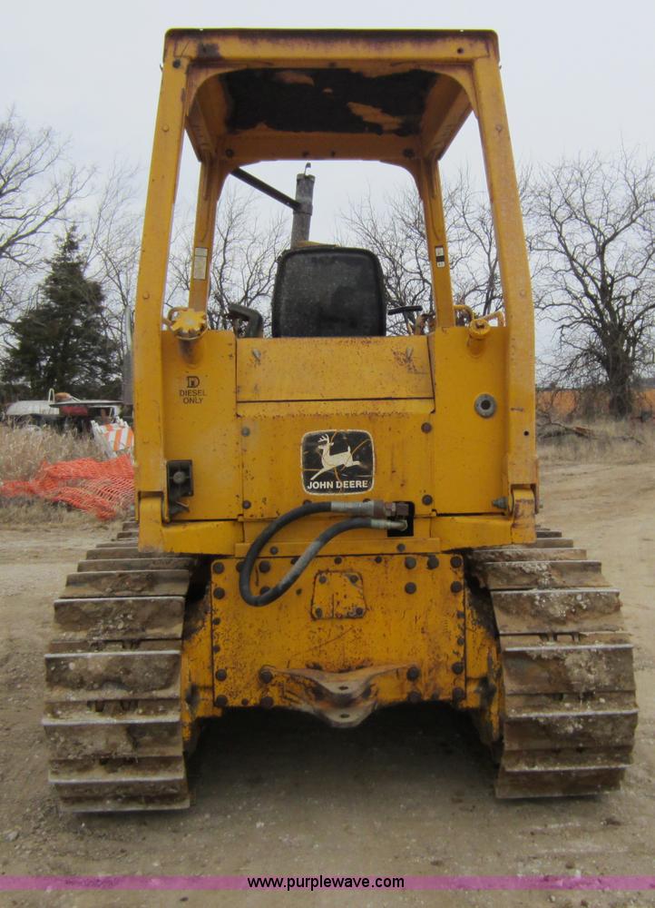 image for item A5637 1990 John Deere 650G dozer