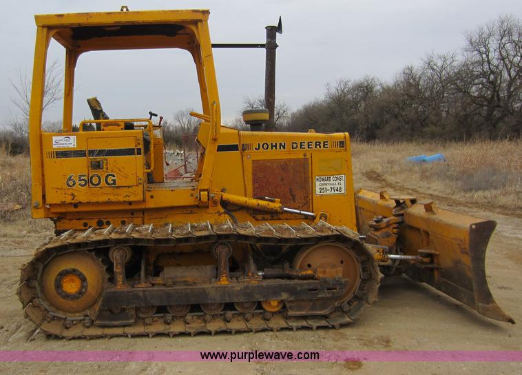 image for item A5637 1990 John Deere 650G dozer