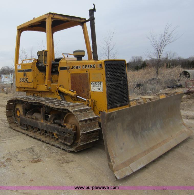 image for item A5637 1990 John Deere 650G dozer