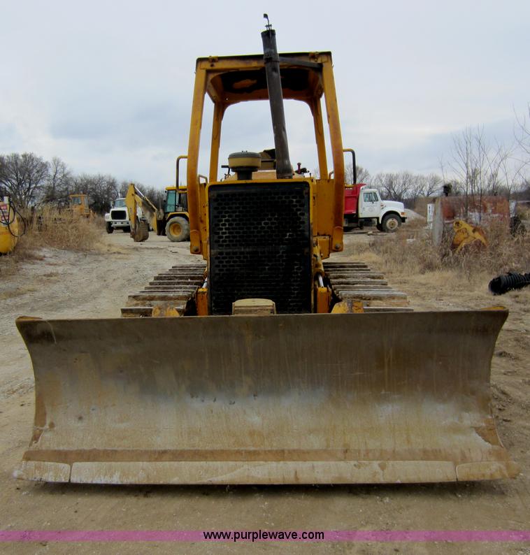 image for item A5637 1990 John Deere 650G dozer