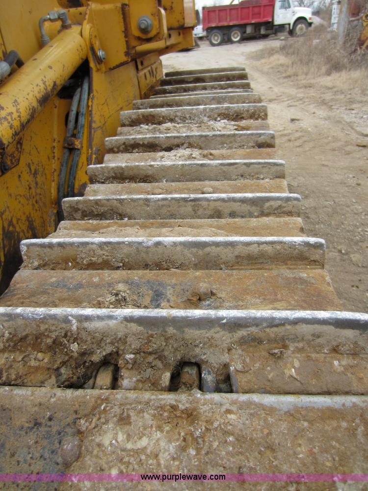 image for item A5637 1990 John Deere 650G dozer