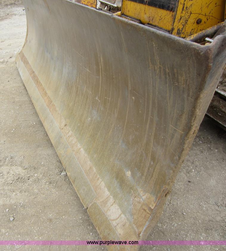 image for item A5637 1990 John Deere 650G dozer