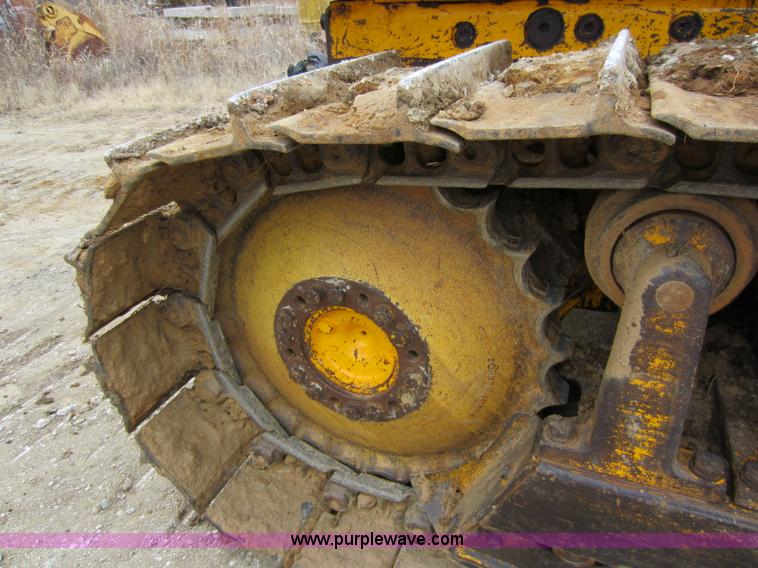 image for item A5637 1990 John Deere 650G dozer