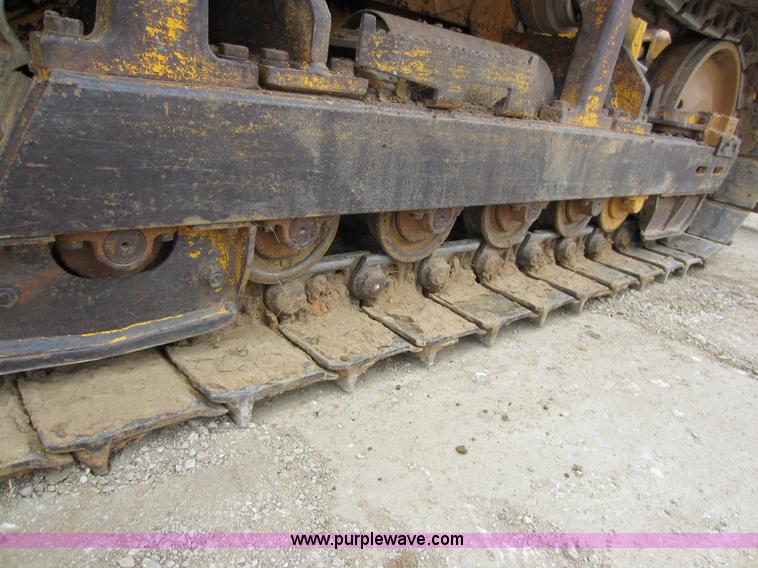 image for item A5637 1990 John Deere 650G dozer