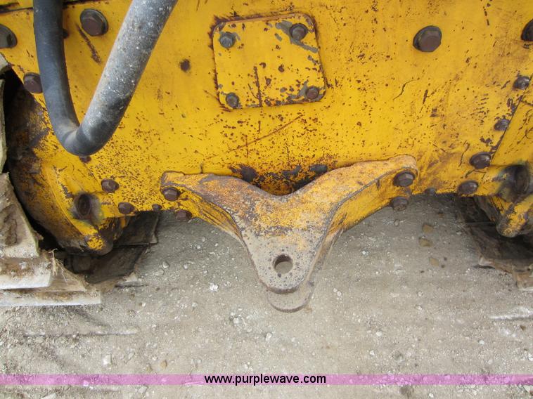 image for item A5637 1990 John Deere 650G dozer