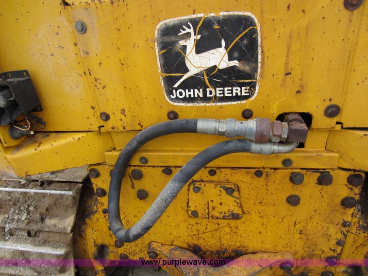image for item A5637 1990 John Deere 650G dozer