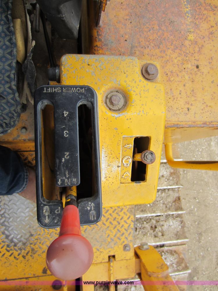 image for item A5637 1990 John Deere 650G dozer