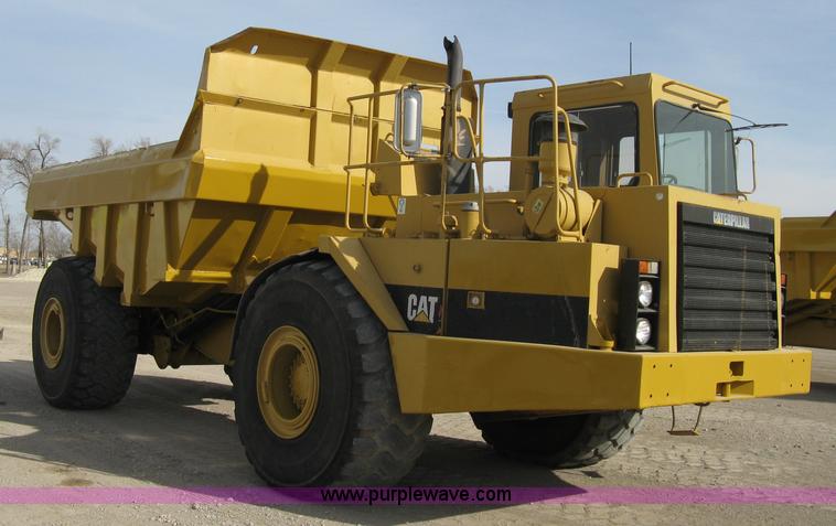 image for item A6043 1989 Caterpillar D30D articulated haul truck