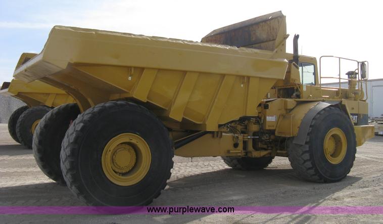 image for item A6043 1989 Caterpillar D30D articulated haul truck
