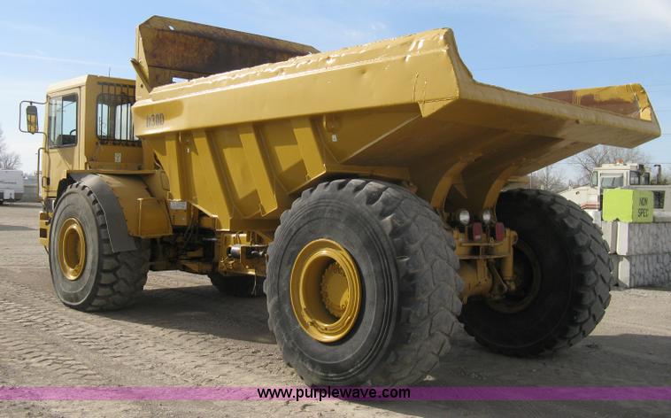 image for item A6043 1989 Caterpillar D30D articulated haul truck