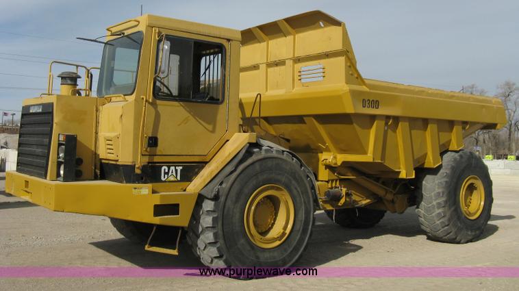 image for item A6043 1989 Caterpillar D30D articulated haul truck