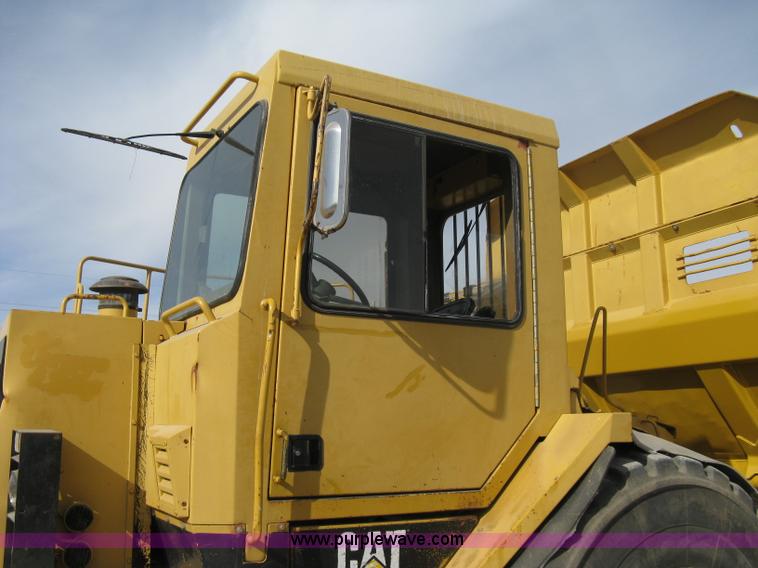 image for item A6043 1989 Caterpillar D30D articulated haul truck
