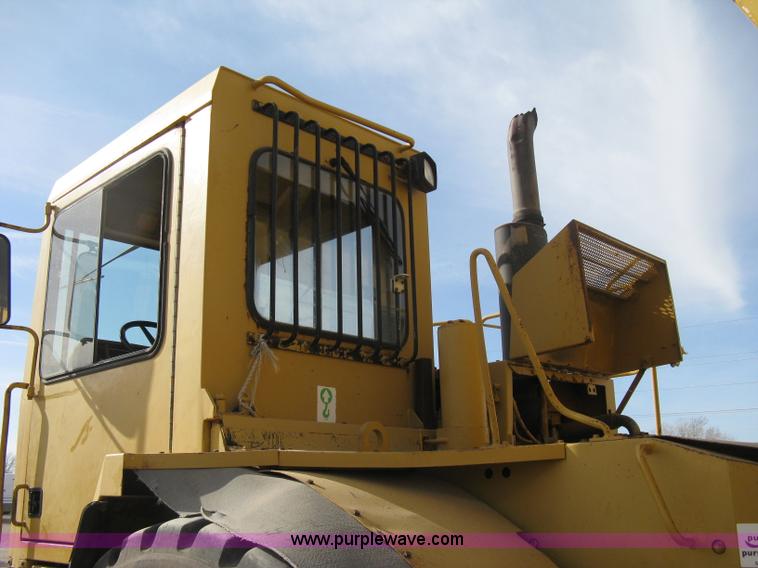 image for item A6043 1989 Caterpillar D30D articulated haul truck