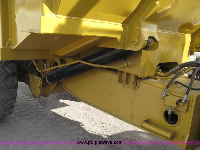 image for item A6043 1989 Caterpillar D30D articulated haul truck