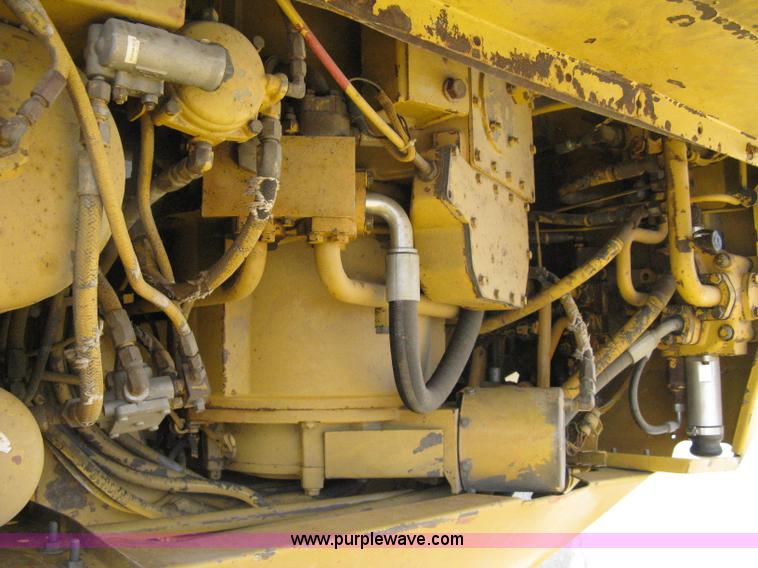 image for item A6043 1989 Caterpillar D30D articulated haul truck
